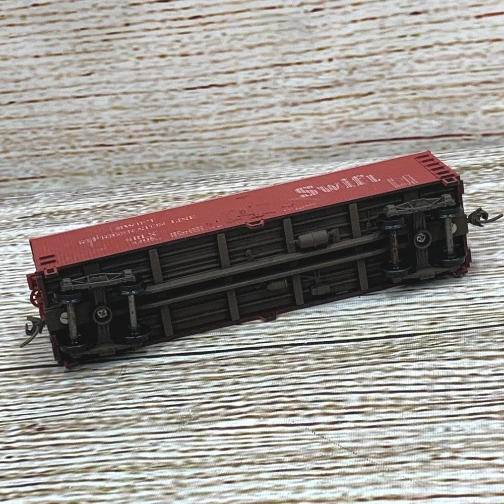 Red Swift Refrigeration Line SRLX 4208 HO Scale Model Train‎ Car